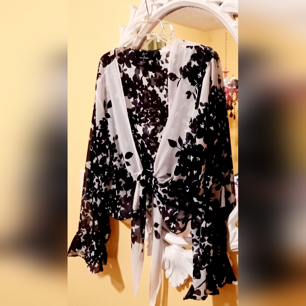 Blouse - Picture 3 of 5